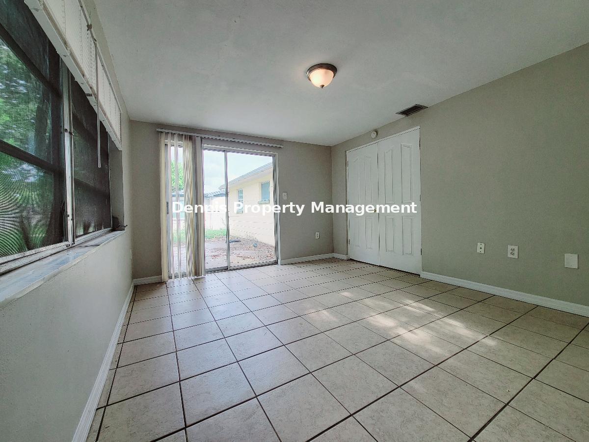 Affordable 3 Bed, 1 Bath, Fenced Backyard! property image