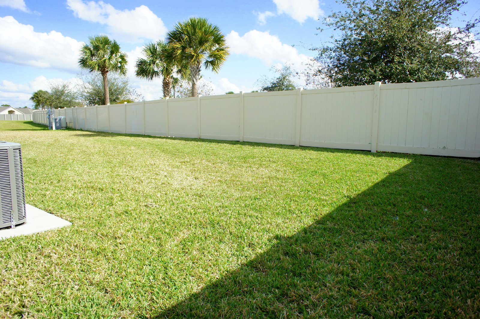 3/2 In Cypress Creek! Lawn Care Included property image