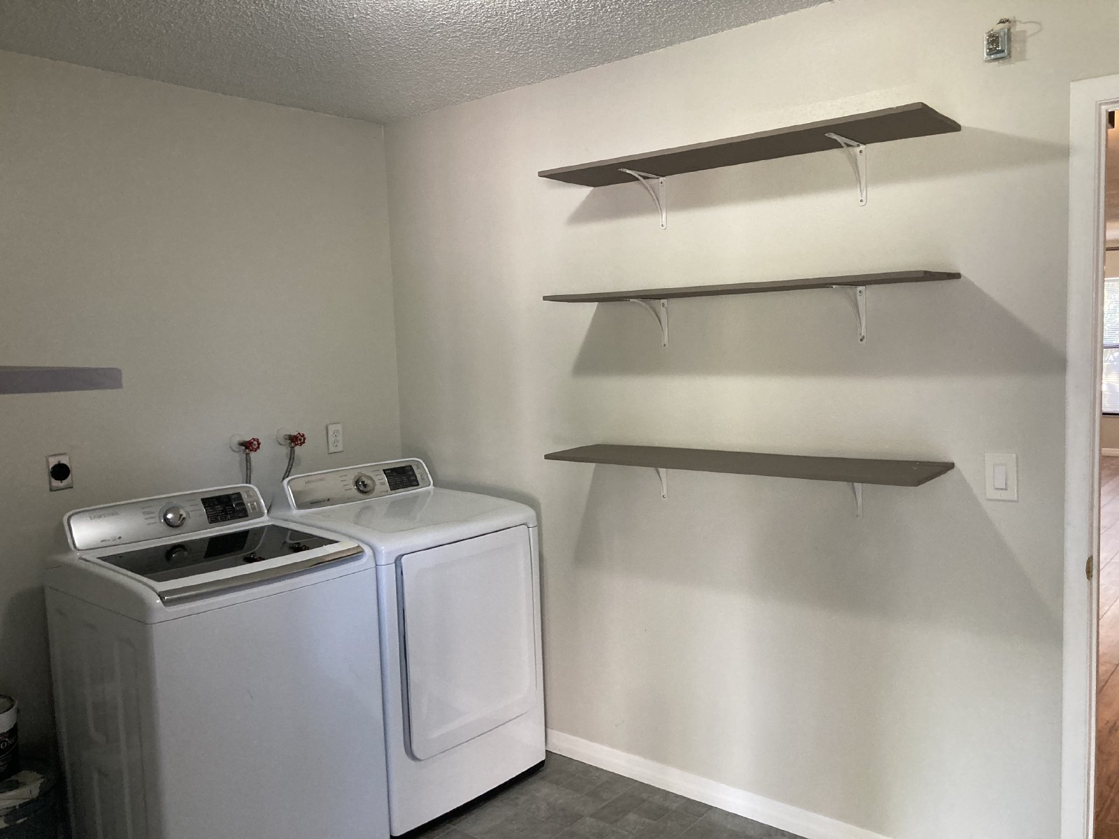 Adorable, Centrally Located 2/2 property image