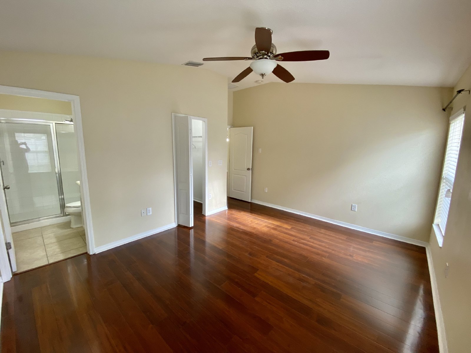 3/2 In Cypress Creek! Lawn Care Included property image