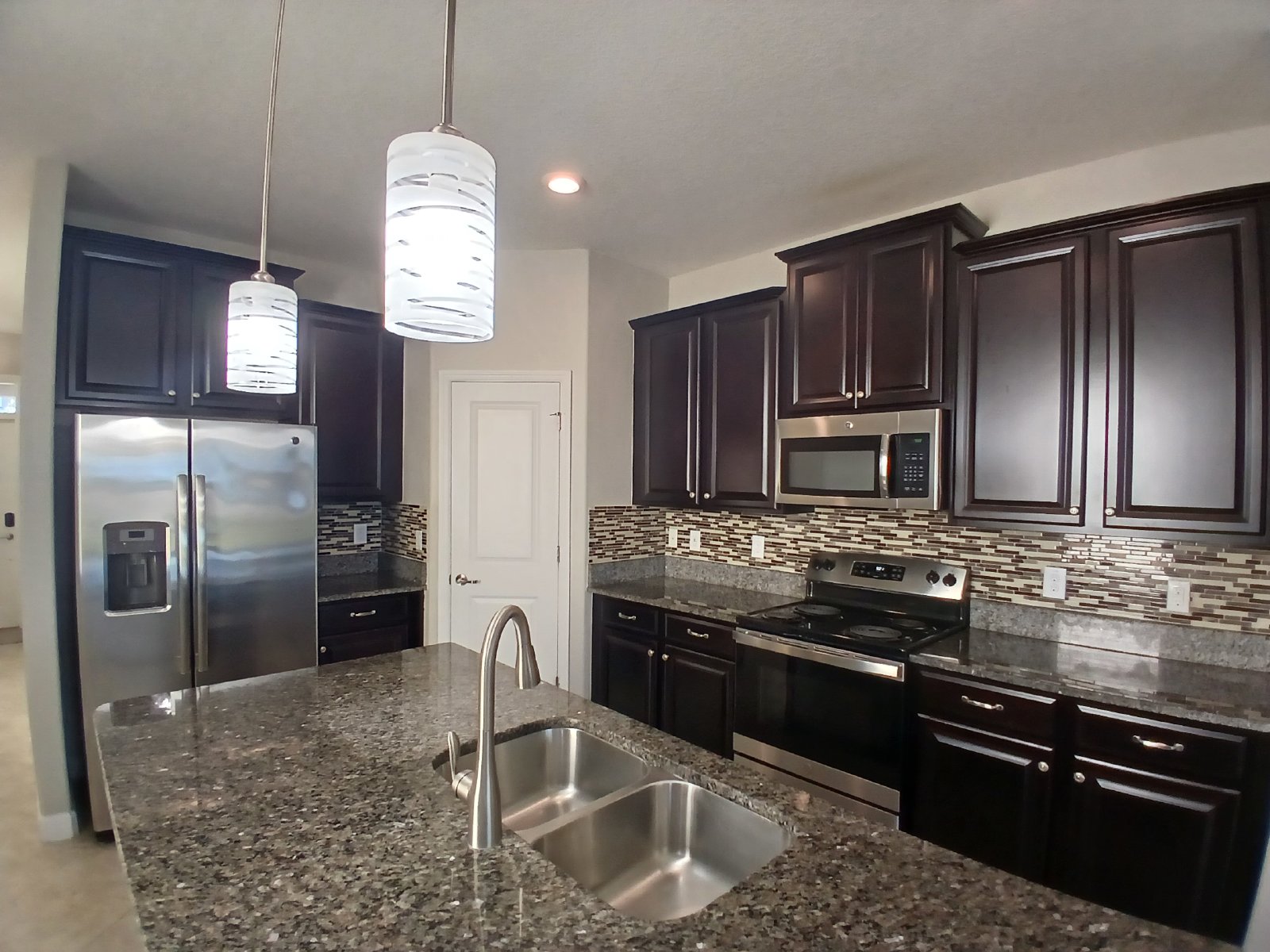 Captivating 3/2/2 Retreat In Belmont property image