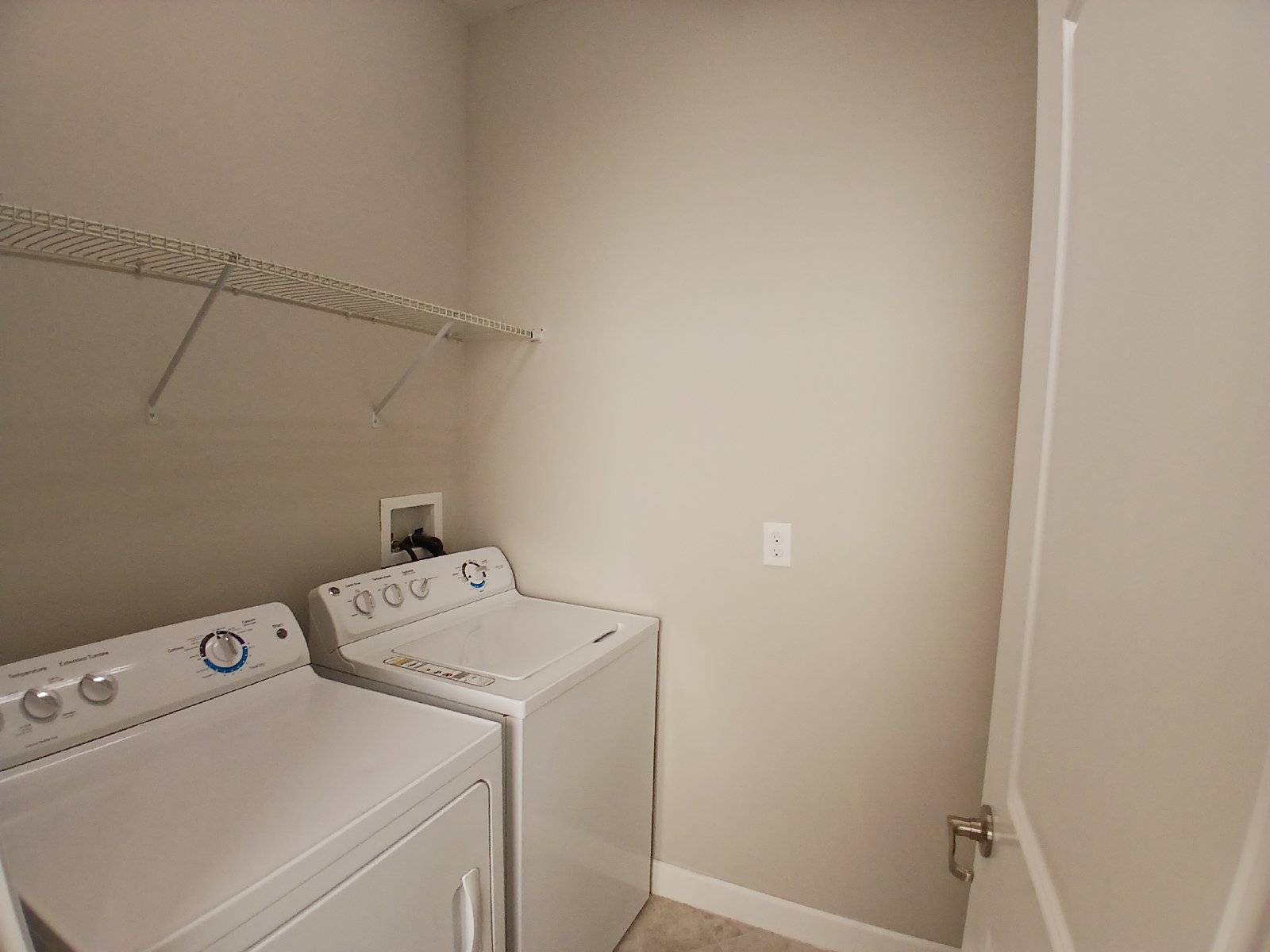 Captivating 3/2/2 Retreat In Belmont property image