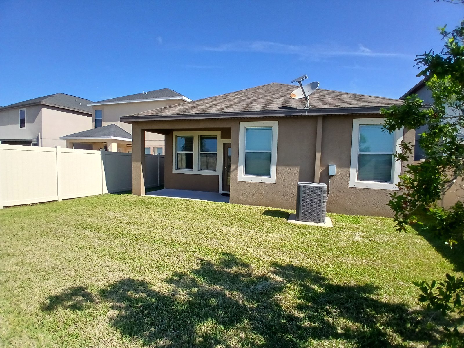 Captivating 3/2/2 Retreat In Belmont property image