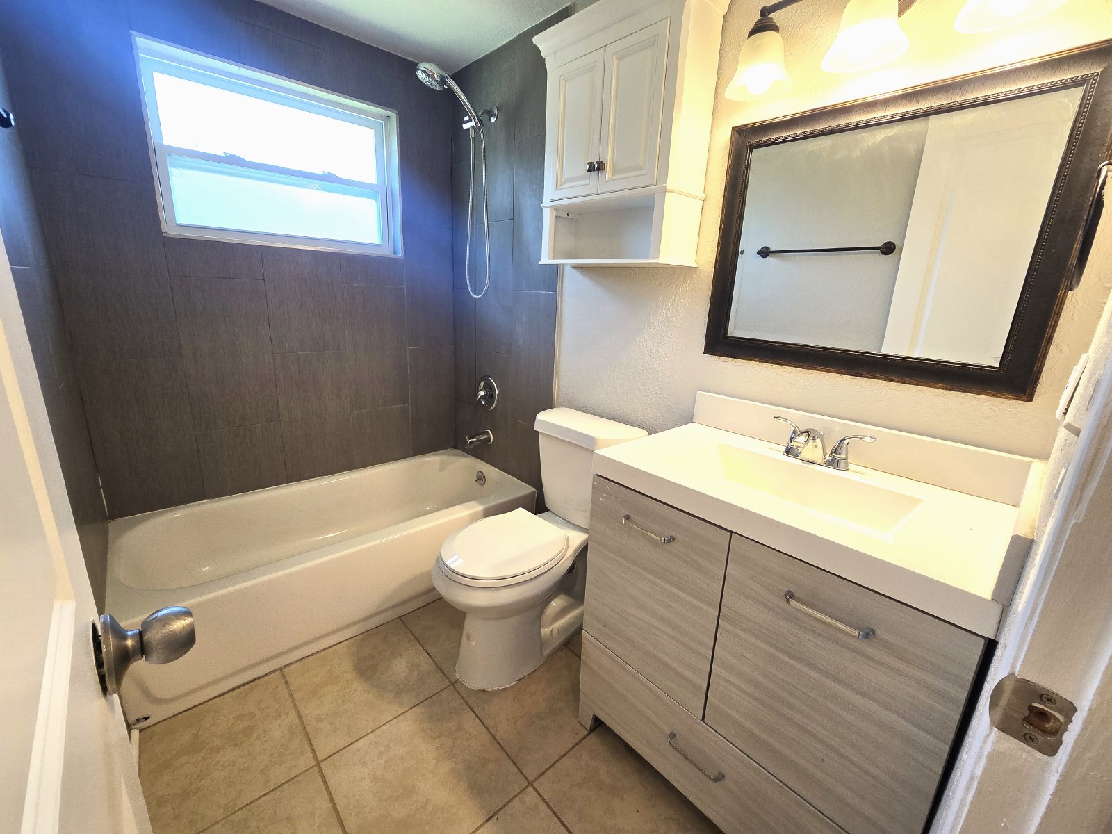 2/2/1 Located in Holiday, FL! Available 5/1! property image