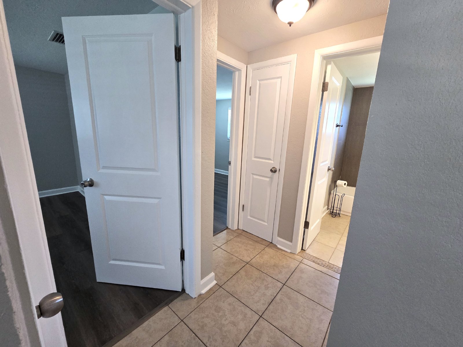 2/2/1 Located in Holiday, FL! Available 5/1! property image