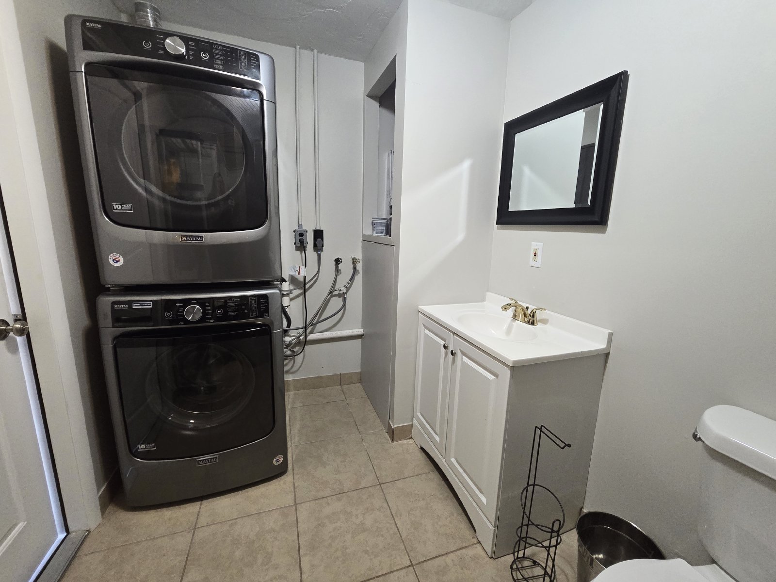 2/2/1 Located in Holiday, FL! Available 5/1! property image