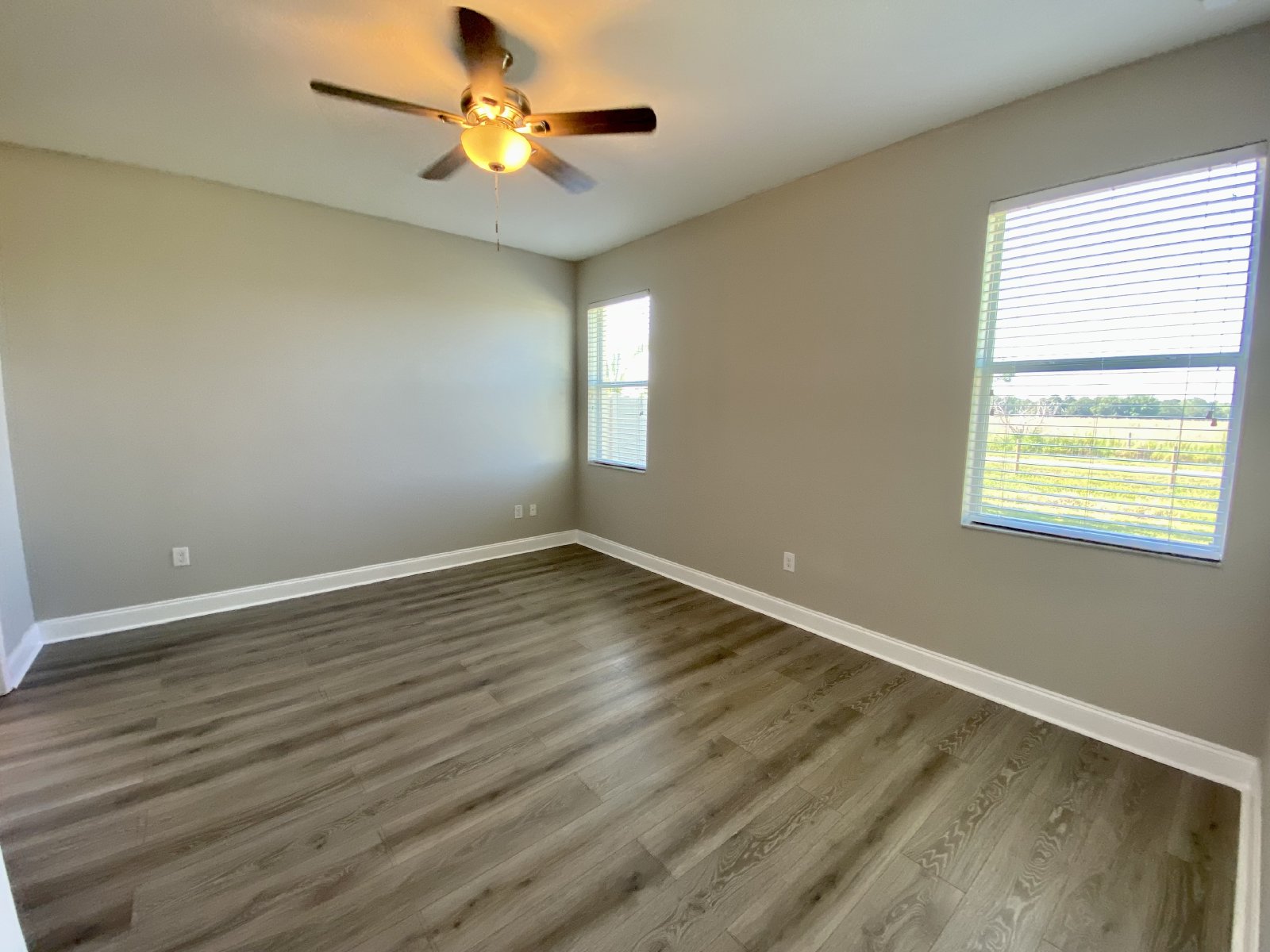 Captivating 3/2/2 Retreat In Belmont property image