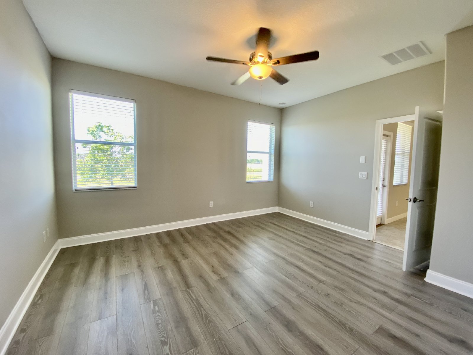 Captivating 3/2/2 Retreat In Belmont property image