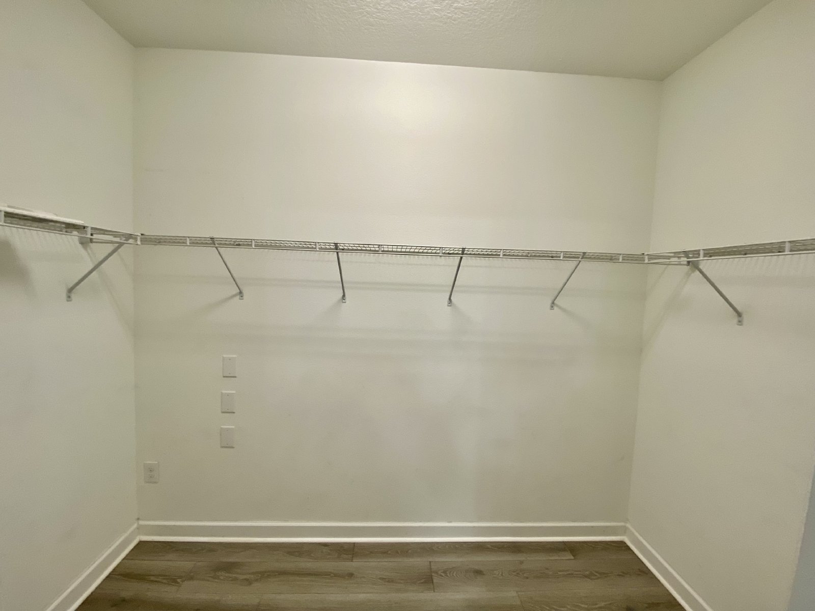 Captivating 3/2/2 Retreat In Belmont property image